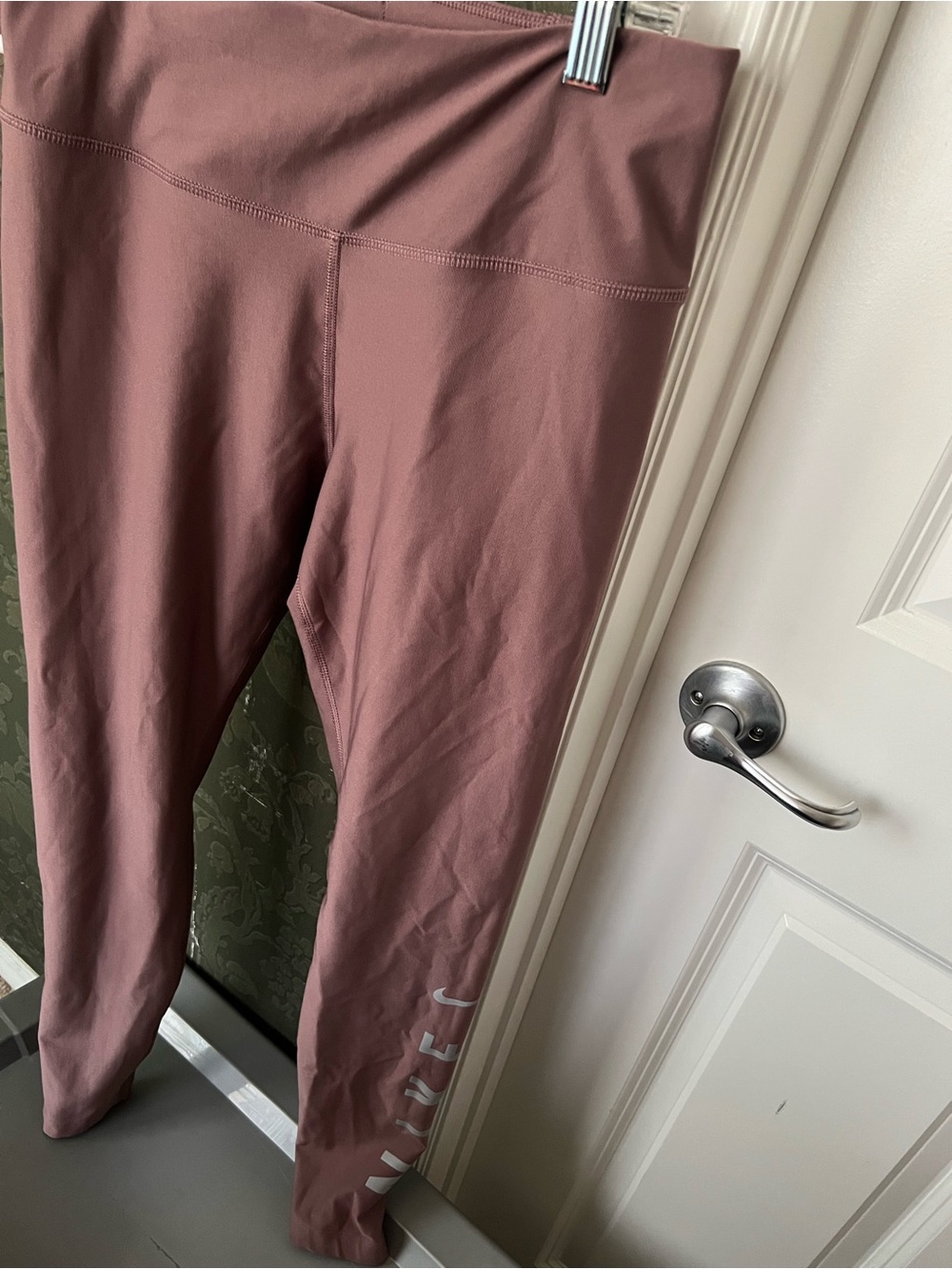Nike Rose Mauve High-Waist Leggings